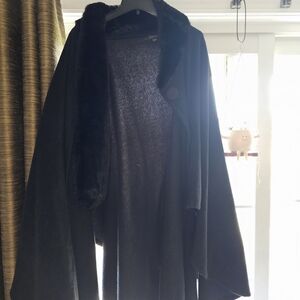 Jessica Elegant Black Cape with Plush Trim